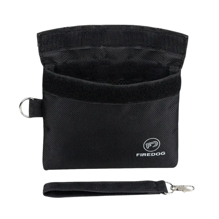 Offene schwarze Leckerli-Tasche mit Handschlaufe.