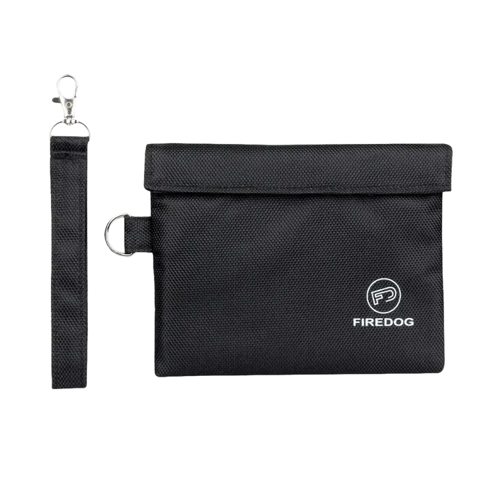 Schwarzer geruchsdichter Beutel mit Lanyard.