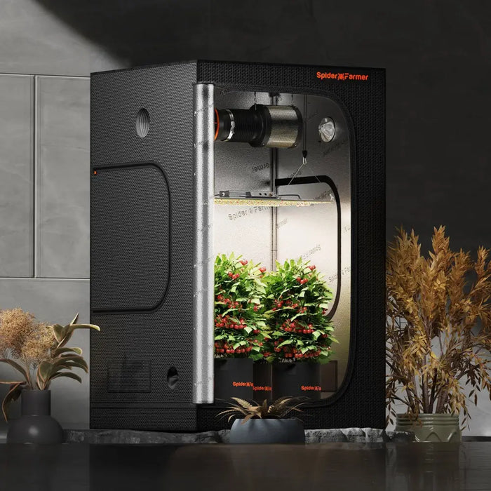 Indoor-Grow-Zelt mit Pflanzen.