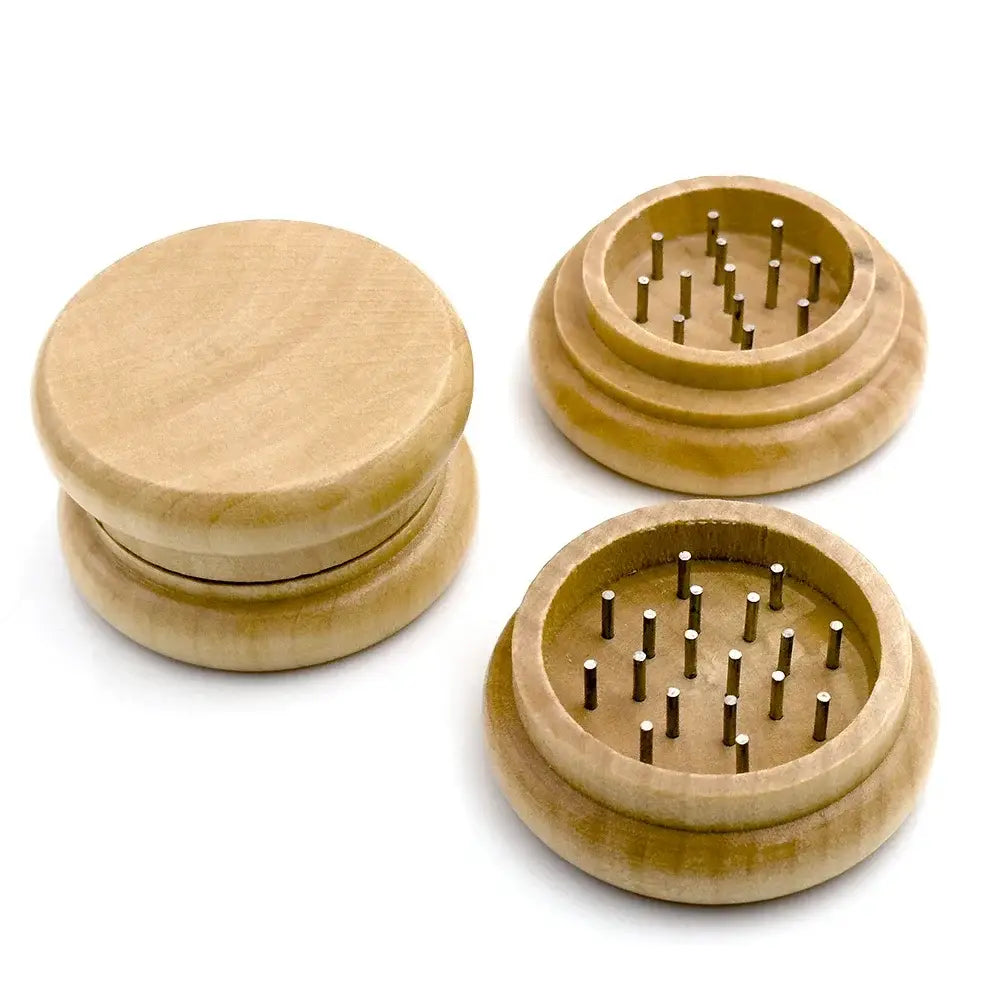Hölzerne Kräutermühle.